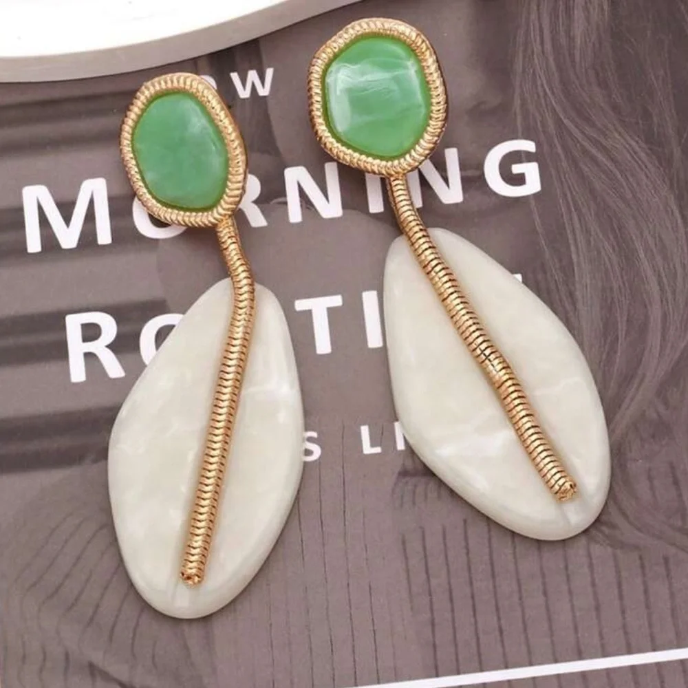 Zara Geometric Resin Earrings - Picture 3 of 7